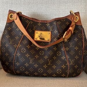 Louis Vuitton Galliera PM Monogram Shoulder Bag